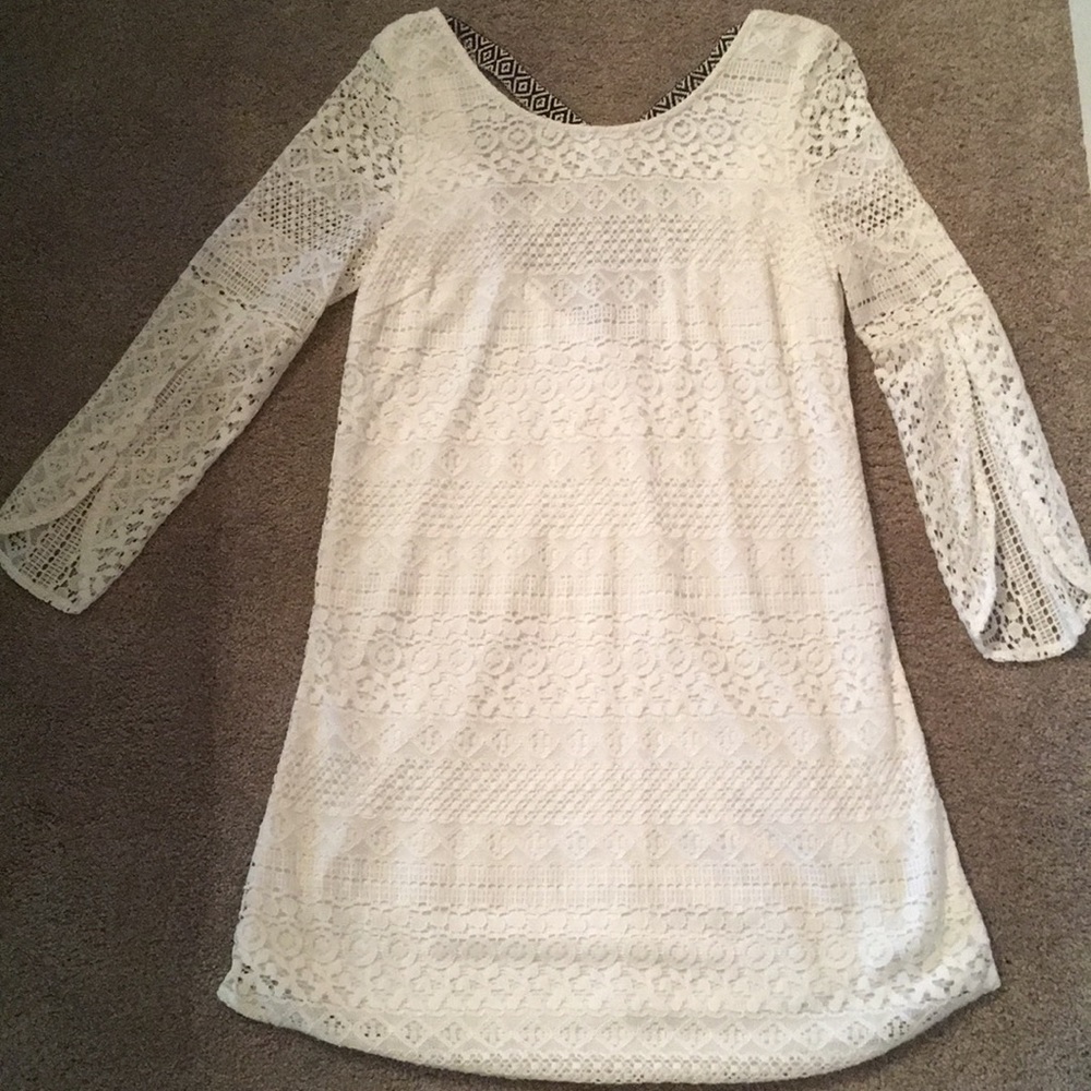 White lace dress with black and white stapes